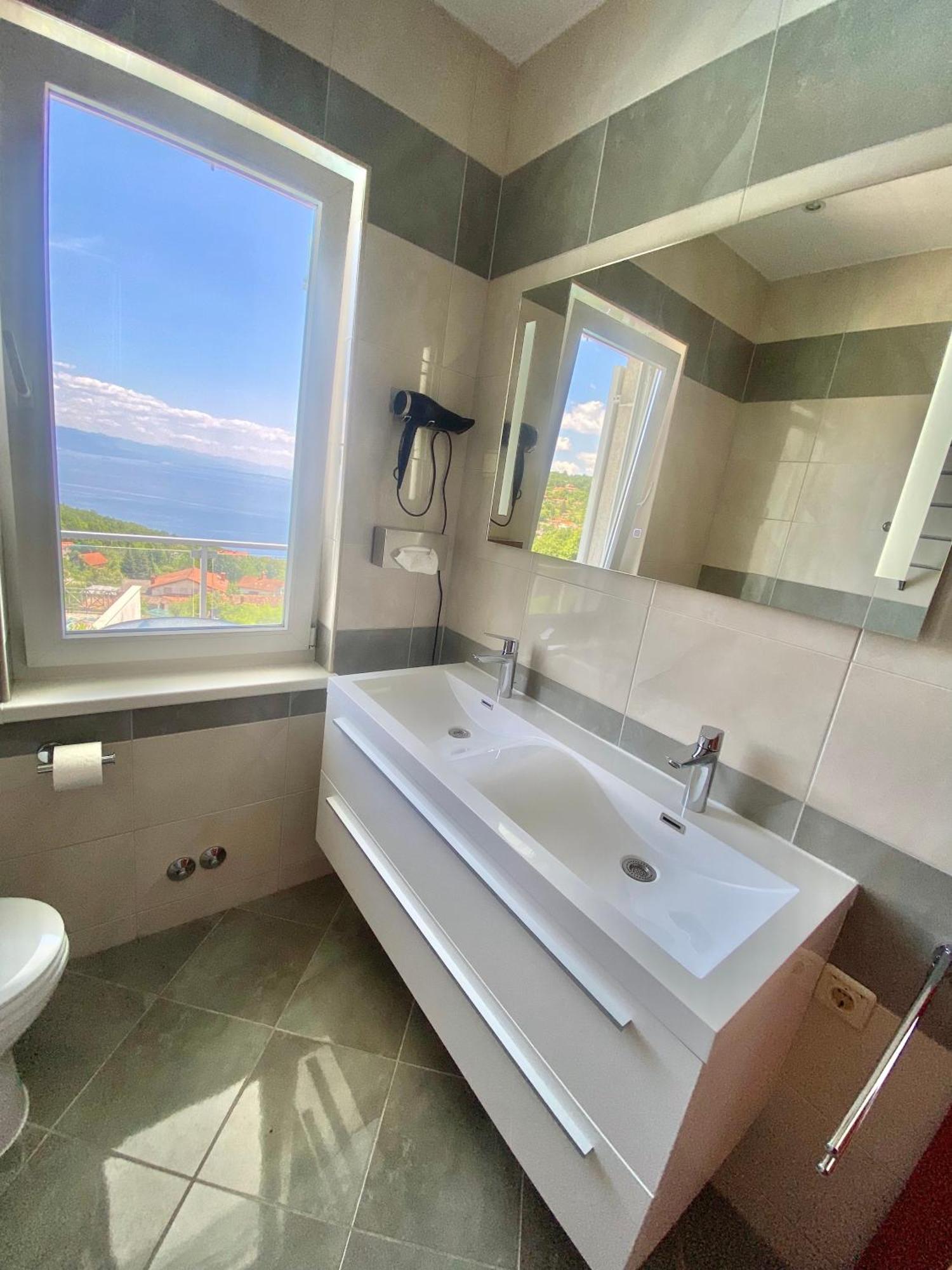 Villa Eternity - Panoramic Sea View - Boxspringbetten - Pool - Opatija-Poljane エクステリア 写真